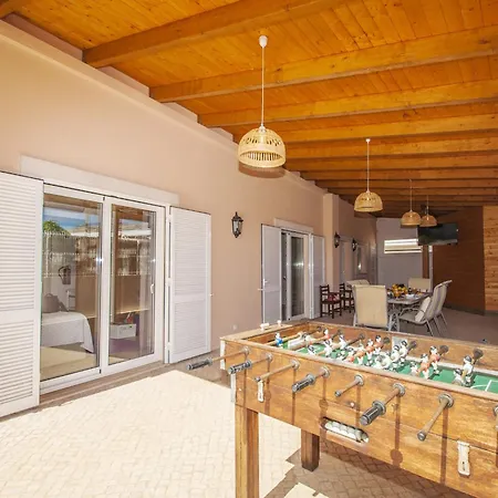 Villa In Ferreiras With Private Pool *