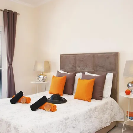 Villa Oustanding With Heatable Pool , Bbq & Wifi Ferreiras