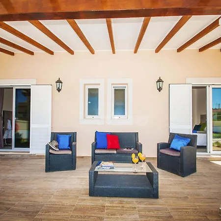 Villa In Ferreiras With Private Pool Villa Ferreiras