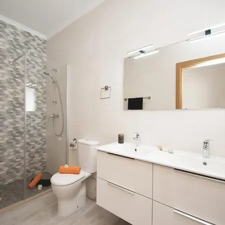 Villa In Ferreiras With Private Pool Ferreiras